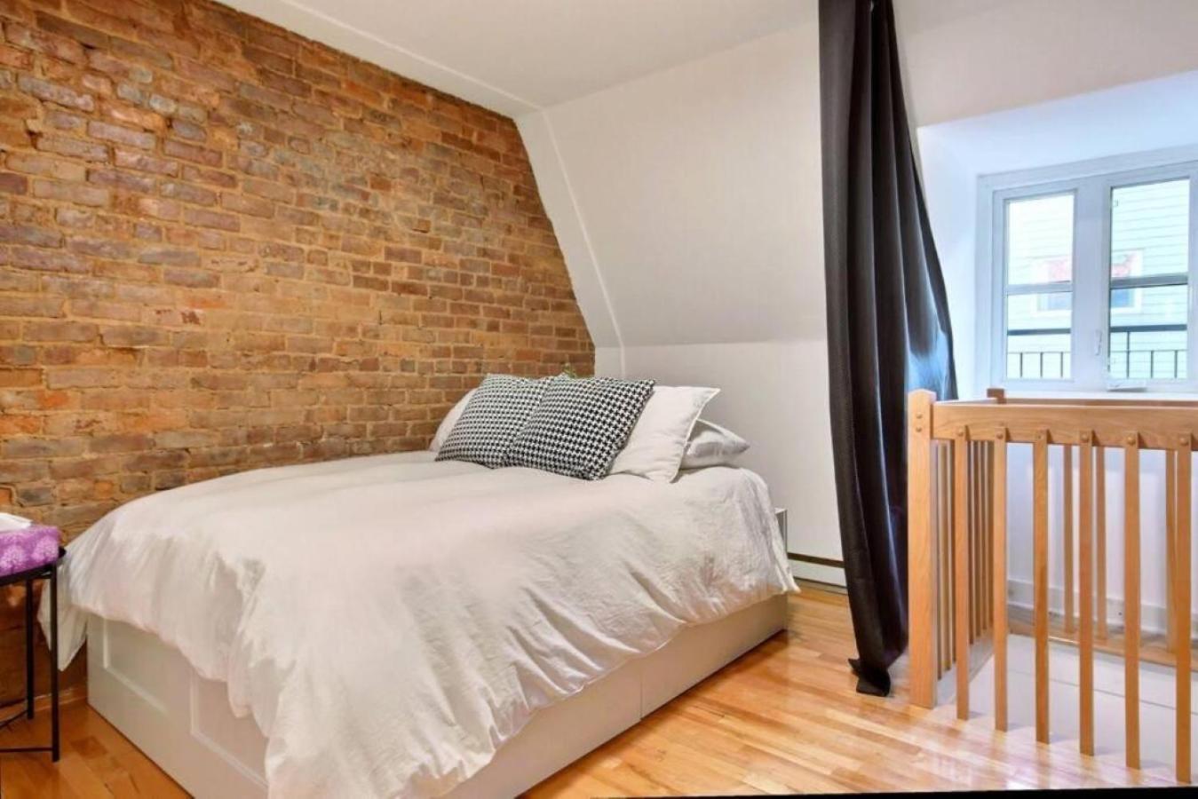 Golden Cross // Typical Old Quebec Appartement エクステリア 写真