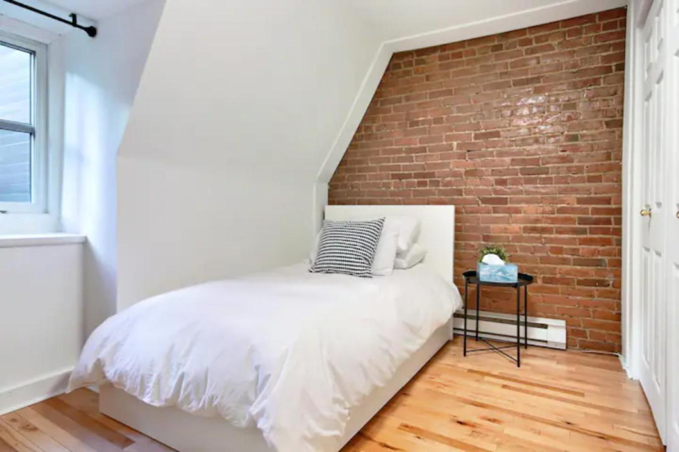 Golden Cross // Typical Old Quebec Appartement エクステリア 写真